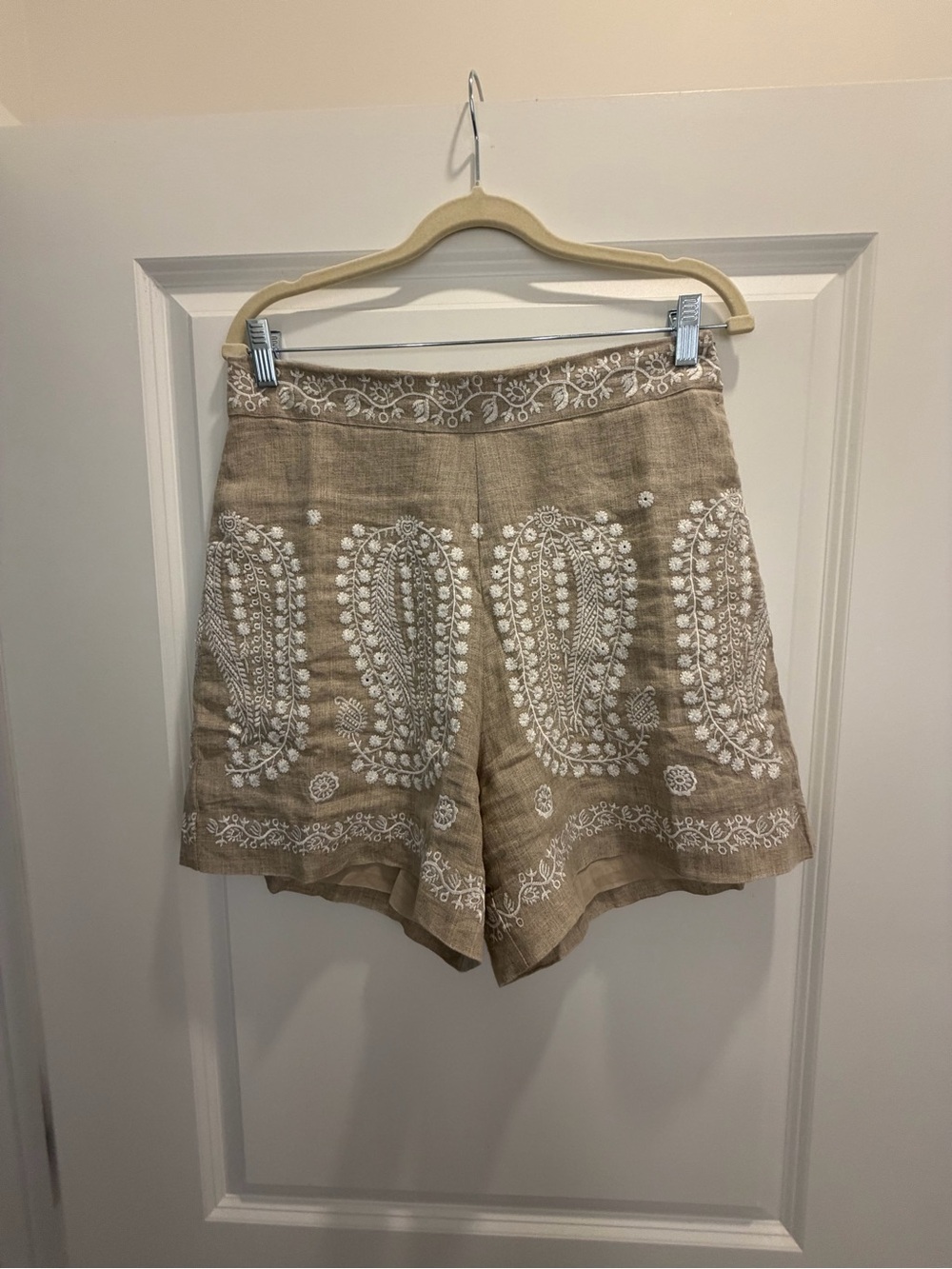 Embroidered Beige Linen-Blend Women's Shorts